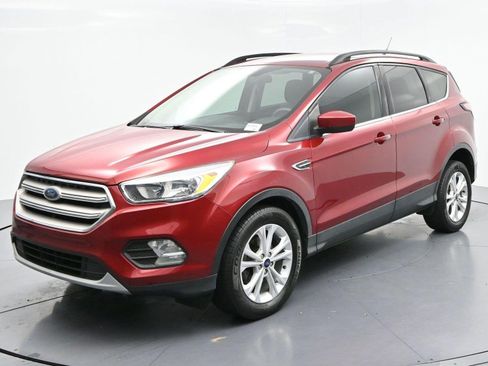 Used 2018 Ford Escape SE w/ SE Sync 3 Package FWD image 3