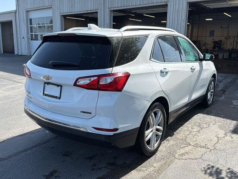 Used 2018 Chevrolet Equinox Premier FWD image 3