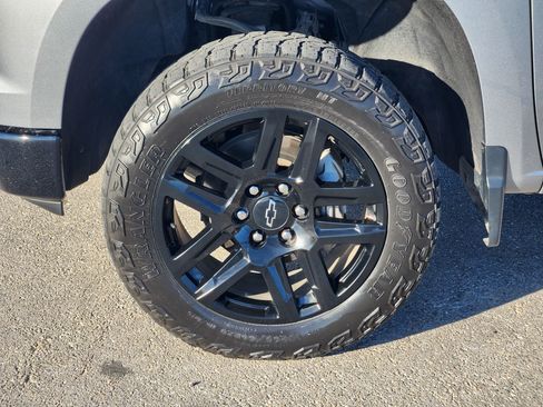 Used 2024 Chevrolet Silverado 1500 LT Trail Boss w/ LT Trail Boss Premium Package AWD/4WD image 10