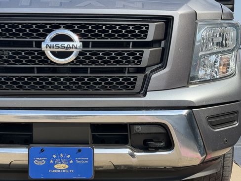 Used 2021 Nissan Titan SV w/ SV Convenience Package AWD/4WD image 9