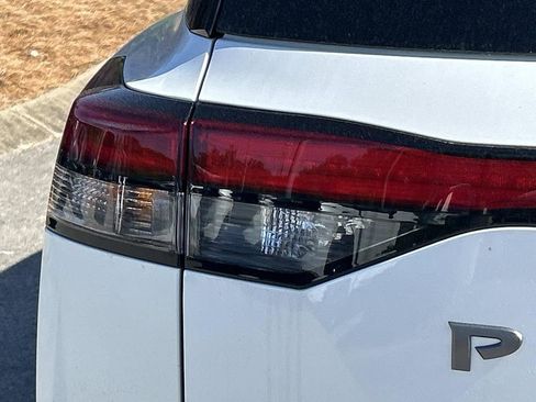 New 2026 Nissan Pathfinder Platinum AWD/4WD image 12