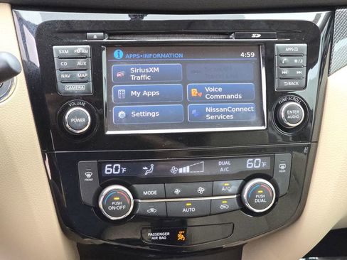 Used 2016 Nissan Rogue SL w/ SL Premium Package FWD image 27