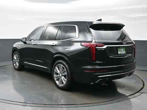 Used 2023 Cadillac XT6 Premium Luxury FWD image 4