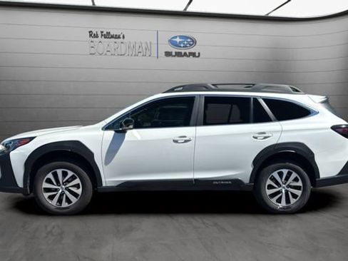 Used 2024 Subaru Outback Premium AWD/4WD image 9