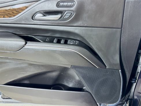 Used 2023 Cadillac Escalade Sport Platinum w/ LPO, ONYX Package image 16