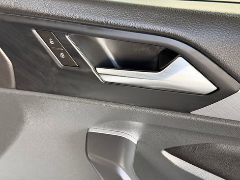 Used 2024 Volkswagen Jetta SE w/ Panoramic Sunroof Package FWD image 29