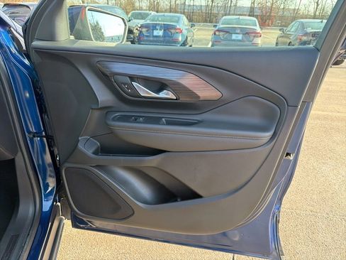 Used 2023 GMC Terrain SLT w/ Tech Package image 27