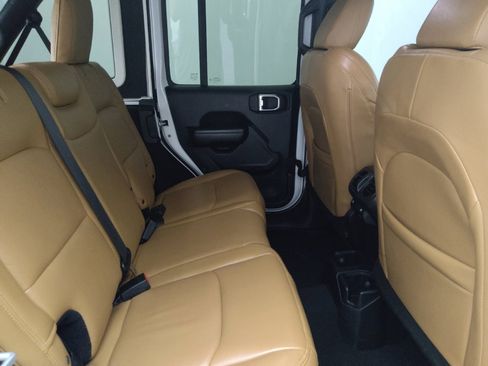 Used 2018 Jeep Wrangler Unlimited Sport S AWD/4WD image 19