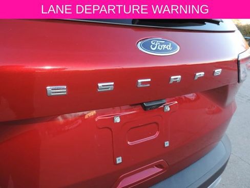 Used 2022 Ford Escape SEL w/ Technology Package image 12