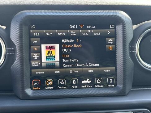 Used 2022 Jeep Gladiator Overland w/ Popular Equipment Package AWD/4WD image 28