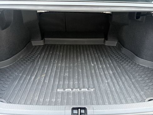 Used 2025 Toyota Camry SE image 31