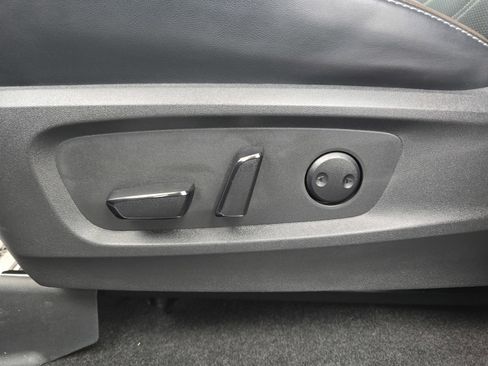 Used 2023 Nissan Pathfinder Platinum FWD image 21