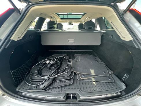 Used 2022 Volvo XC60 T8 Inscription w/ Advanced Package image 22