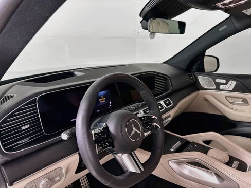 Used 2026 Mercedes-Benz GLS 580 4MATIC image 10