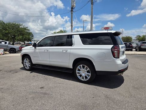 Used 2022 Chevrolet Suburban High Country AWD/4WD image 13