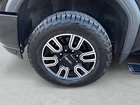 Used 2023 GMC Sierra 2500 AT4 w/ AT4 Premium Plus Package AWD/4WD image 23