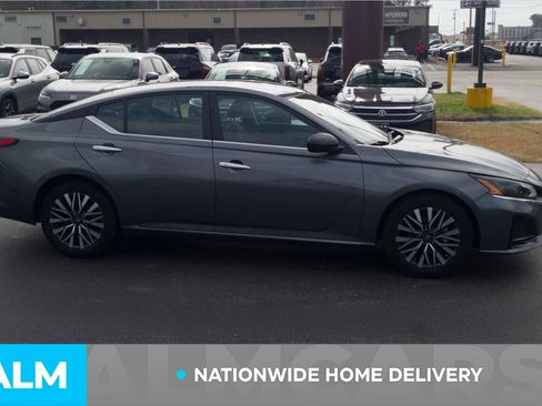 Used 2025 Nissan Altima 2.5 SV image 4