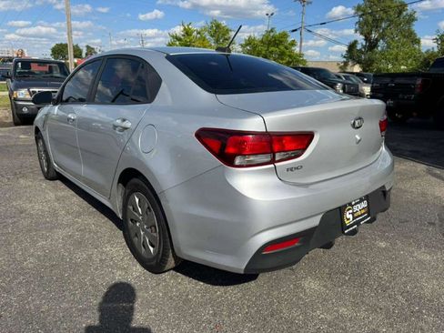 Used 2019 Kia Rio S FWD image 3