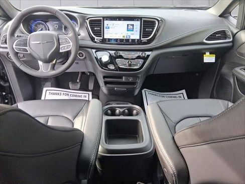 New 2026 Chrysler Pacifica Select image 27