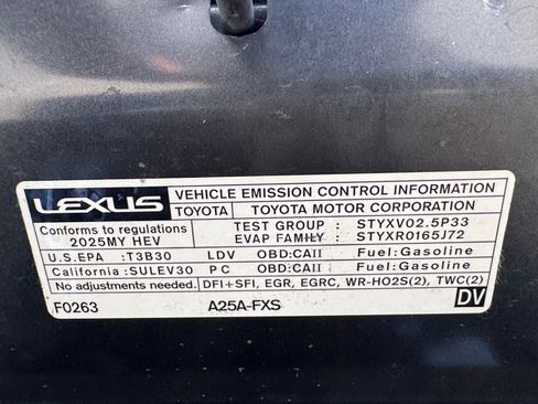 Used 2025 Lexus ES 300h w/ Premium Package FWD image 19
