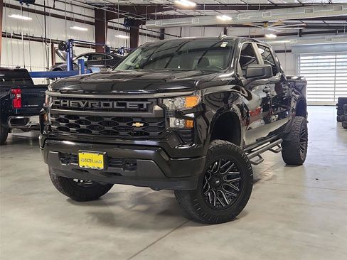 Used 2022 Chevrolet Silverado 1500 Custom AWD/4WD image 1