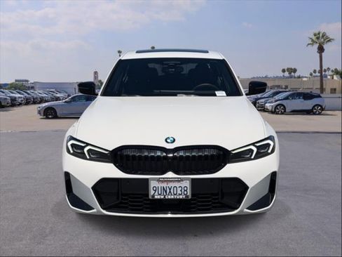 Used 2025 BMW 330i Sedan w/ M Sport Package RWD image 2