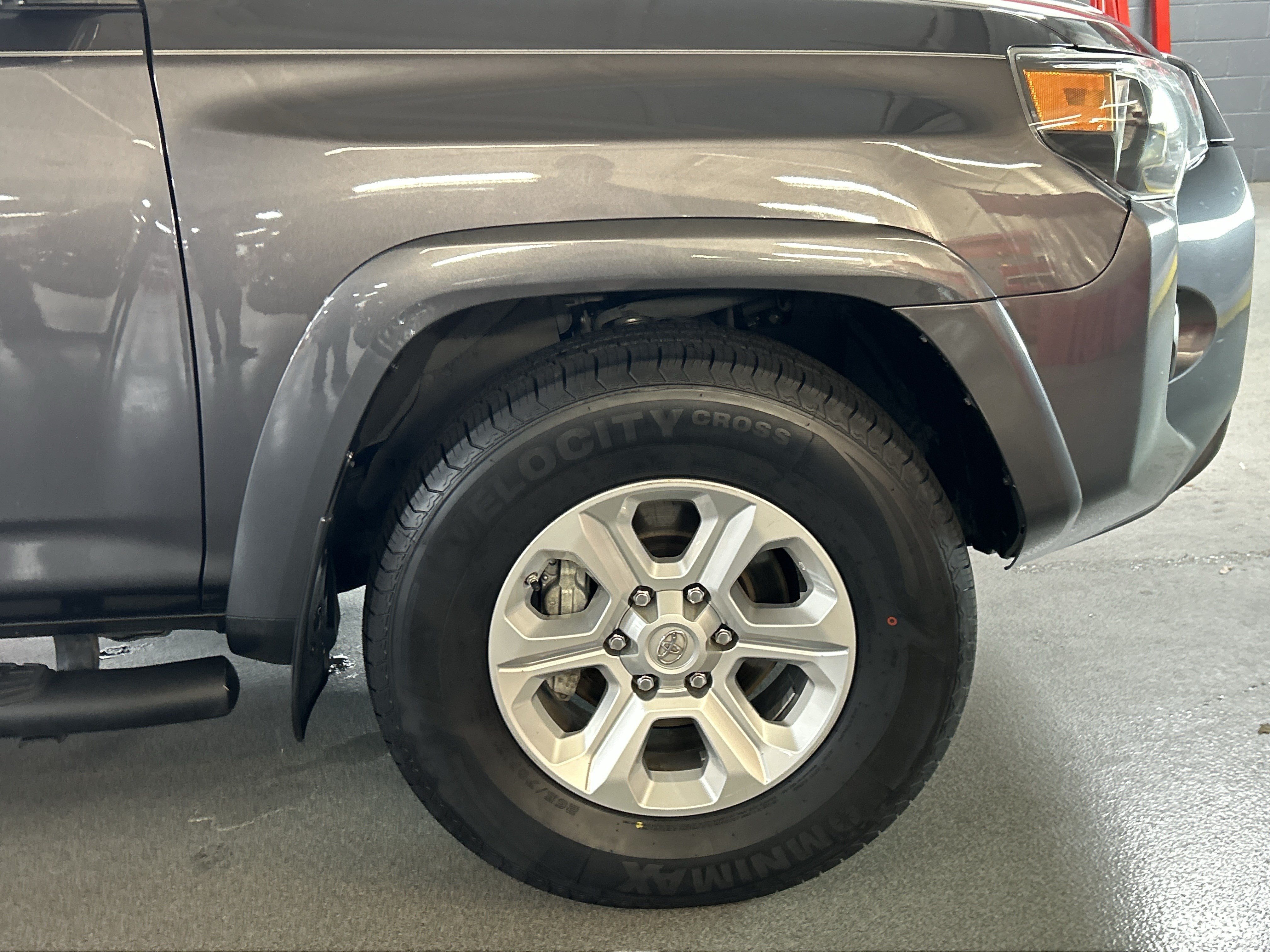 Used 2021 Toyota 4Runner SR5 Premium w/ Moonroof Package RWD image 13