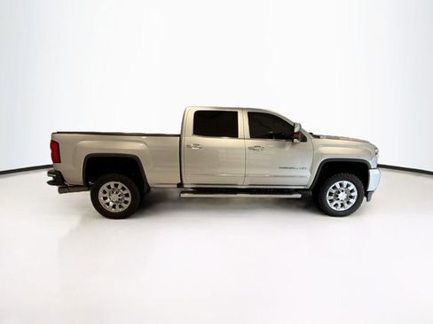 Used 2017 GMC Sierra 2500 Denali w/ Duramax Plus Package image 8