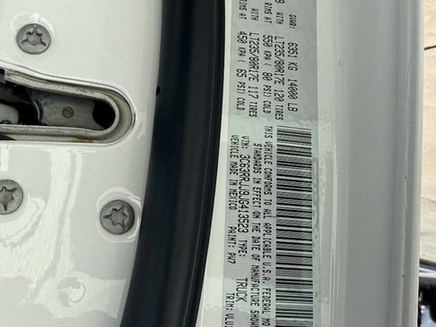 Used 2018 RAM 3500 Laramie w/ Convenience Group image 37