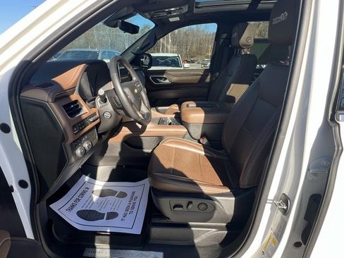 Used 2021 Chevrolet Suburban High Country image 11