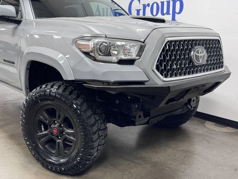 Used 2019 Toyota Tacoma TRD Sport w/ Technology Package AWD/4WD image 25