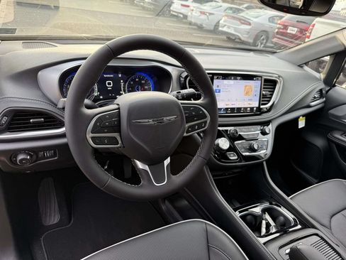 New 2026 Chrysler Pacifica Limited w/ Uconnect Theater Family Group AWD/4WD image 2