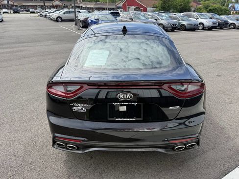 Used 2018 Kia Stinger Premium AWD/4WD image 9