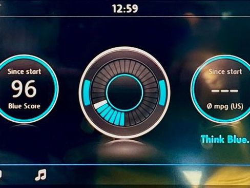 Used 2019 Volkswagen Golf SE image 39