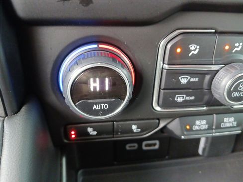 Used 2023 Chevrolet Tahoe Z71 w/ Z71 Off-Road Package image 27