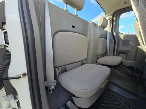 Used 2021 Nissan Frontier S image 15