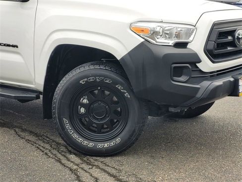 Used 2023 Toyota Tacoma 2WD Access Cab image 9