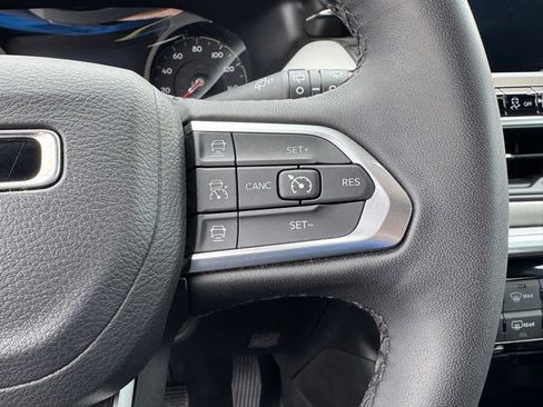 Used 2025 Jeep Compass Limited AWD/4WD image 29