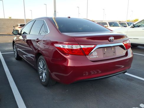 Certified 2017 Toyota Camry XLE FWD image 4