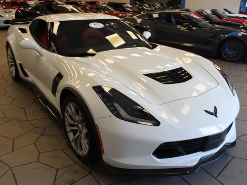 Used 2019 Chevrolet Corvette Z06 w/ Z07 Performance Package image 29