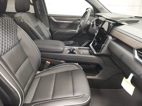 New 2026 GMC Acadia Denali w/ Super Cruise Package AWD/4WD image 7