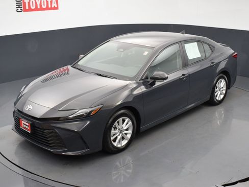 Used 2025 Toyota Camry LE image 24