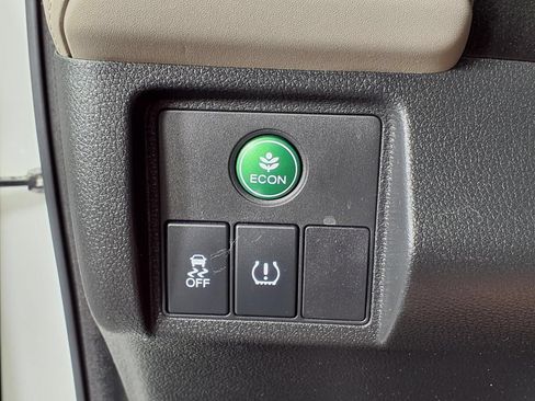 Used 2018 Honda HR-V LX image 24