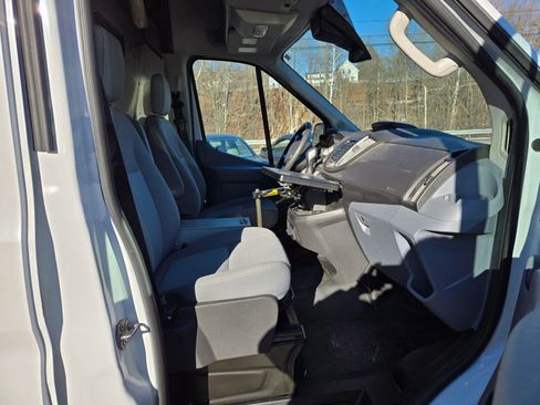 Used 2018 Ford Transit 250 Medium Roof w/Sliding Side Doo image 16