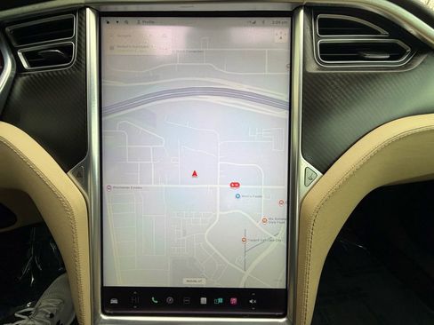 Used 2013 Tesla Model S Performance image 24