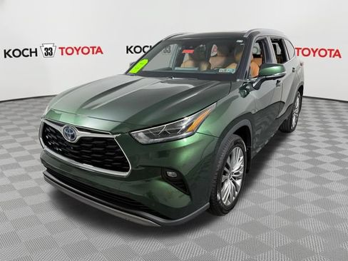 Used 2023 Toyota Highlander Platinum AWD/4WD image 3