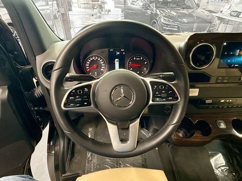 Used 2022 Mercedes-Benz Sprinter 3500 image 11