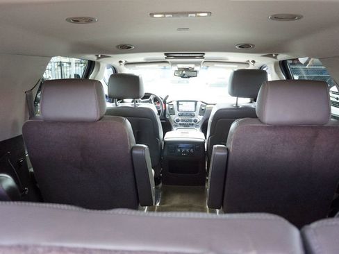 Used 2015 GMC Yukon Denali w/ Premium Package image 9