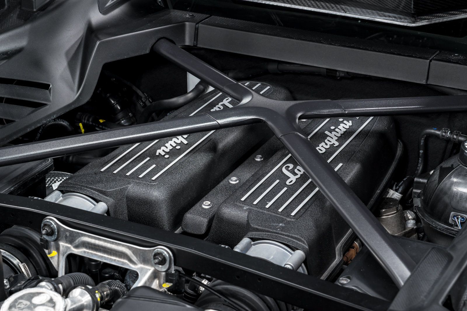Used 2023 Lamborghini Huracan Tecnica RWD image 55