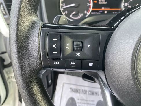 Used 2022 Nissan Rogue SV image 16